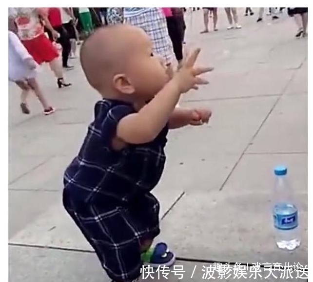 奶奶|妈妈出差,把宝宝交给奶奶,回来看到宝宝跳广场舞,妈妈笑喷了