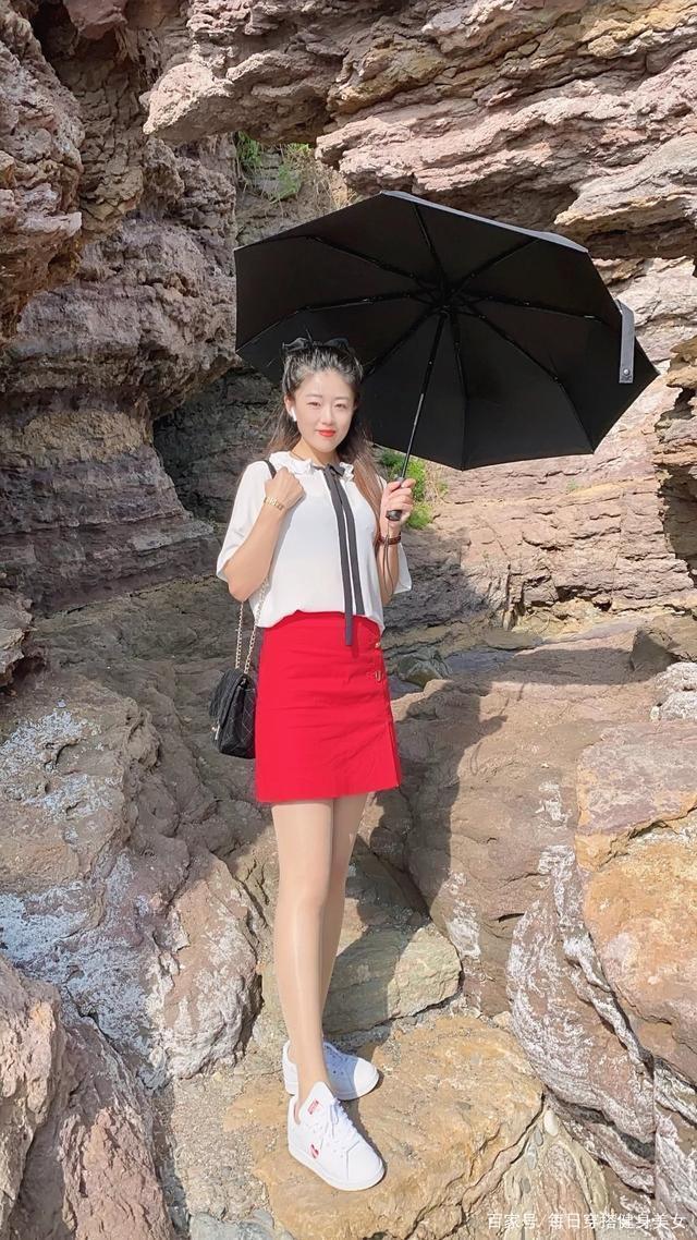 小姐姐|时尚穿搭裙装小姐姐的魅力