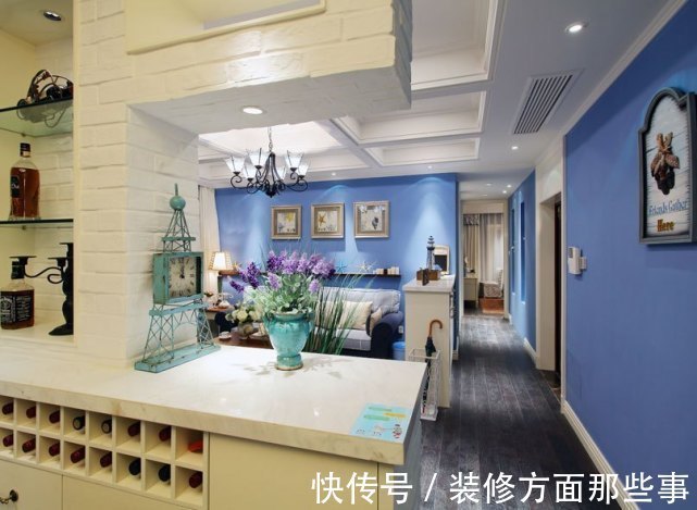 二居室|90平地中海二居室,海蓝色很有异域风,原木色的厨房自然而亲切