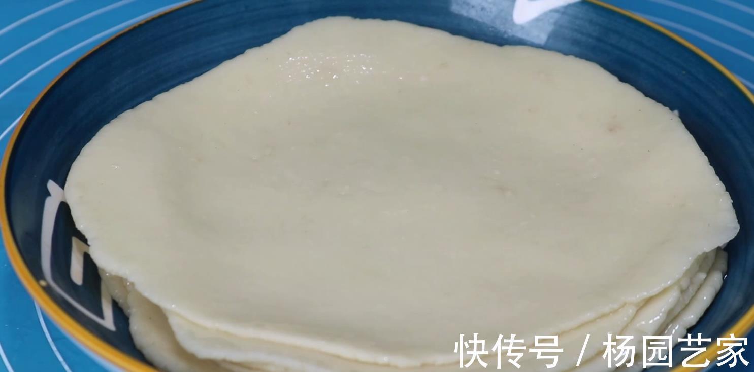 擀面皮|一碗面粉倒进滚烫开水中，瞬间变美味，好多人没吃过，高手在民间