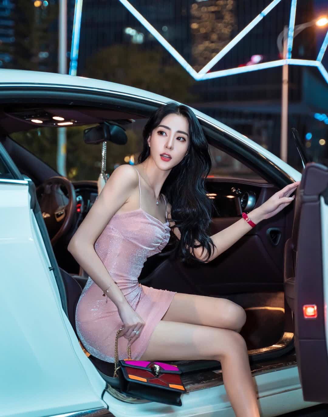 吊带短裙 粉色吊带短裙姐姐太赞了, 优雅大方温柔美丽端庄, 爱了吗