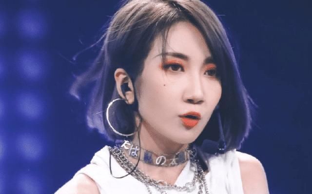 天赐的声音2：不仅陈卓璇回怼丁太升，乃万甚至当面唱了首DISS