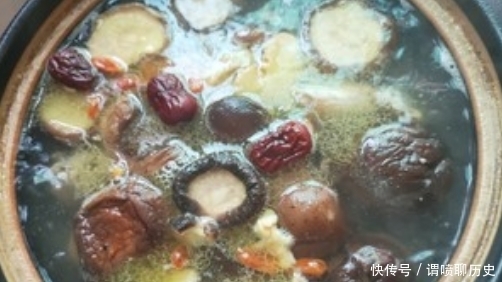 好喝|外婆80多岁,说炖鸡汤不能直接炖!多做一件事,肉嫩汤鲜,好喝