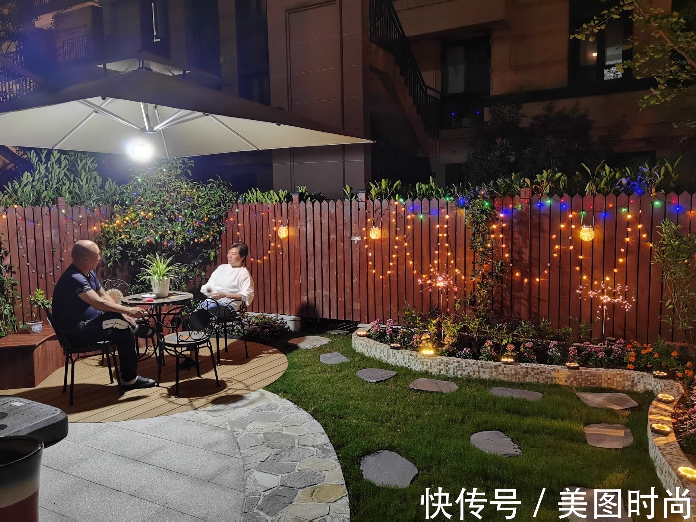 花园|30㎡上下庭院如何设计?这种精致的治愈系现代风小花园,太好看啦