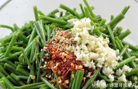 刺五加|这种野菜上面覆盖着宝,可惜很多人把他当草用