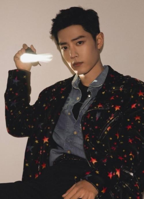 肖战|肖战仅用一首歌的时间,登顶明星营业热度和明星话题周榜Top1!优秀!