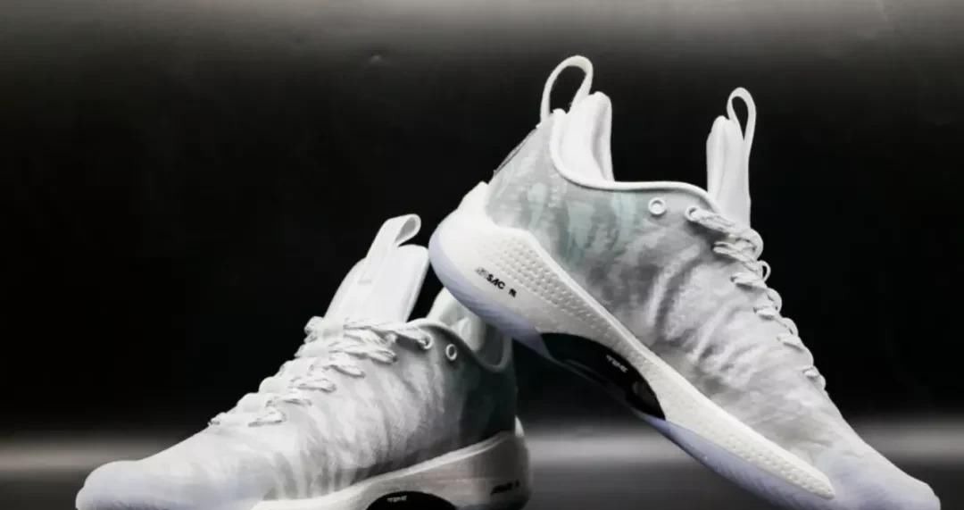 李宁 这些就叫国产之光!不输国际大牌的国产实战鞋你穿过几双?