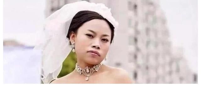 “鳳姐”近況：直播吐露心聲，美國(guó)夢(mèng)碎生活艱難連狗都不如