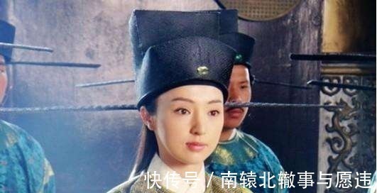 对联!才女出上联“洗青菜,去黄叶,不要先生”,下联真是太经典了!