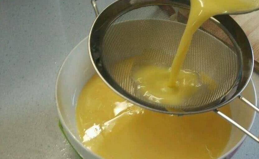 保鲜膜|蒸“鸡蛋羹”时可别直接蒸,少做了这两步,不但有气孔还不嫩滑!