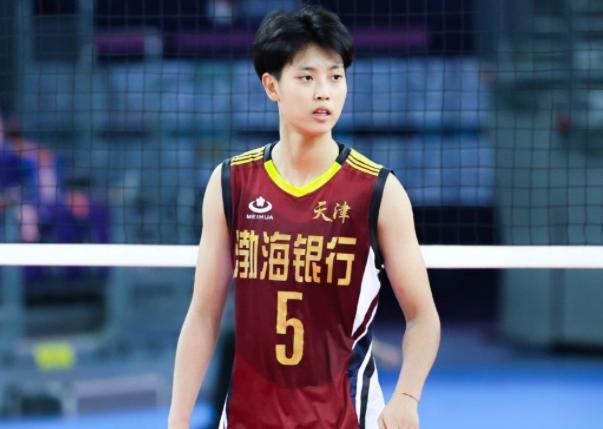 低迷|天津女排埋下隐患！刘美君27扣7中陷低迷，陈博雅发威才避免爆冷