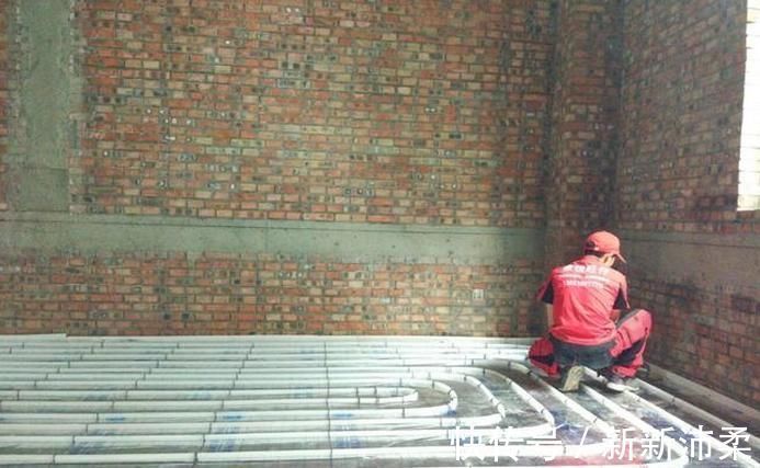 地暖|地暖贵,暖气片占地方,看完就知道选谁了!看完立懂怎么选