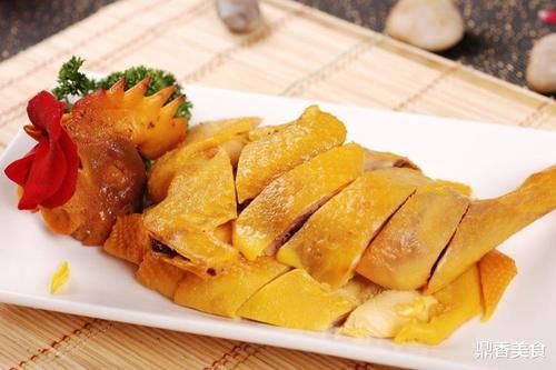 年夜饭也是辞旧迎新的重头戏，5口人4菜，好吃不重样，丰盛不浪费，年味十足