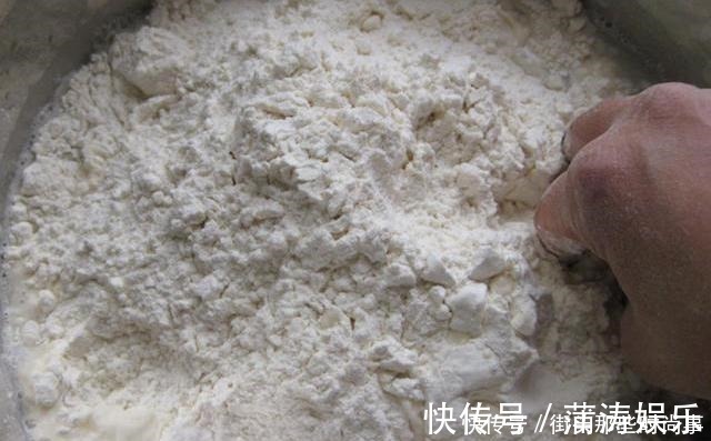 酵母粉|发面，直接加酵母粉是外行，学会这样做，面发得又快又好