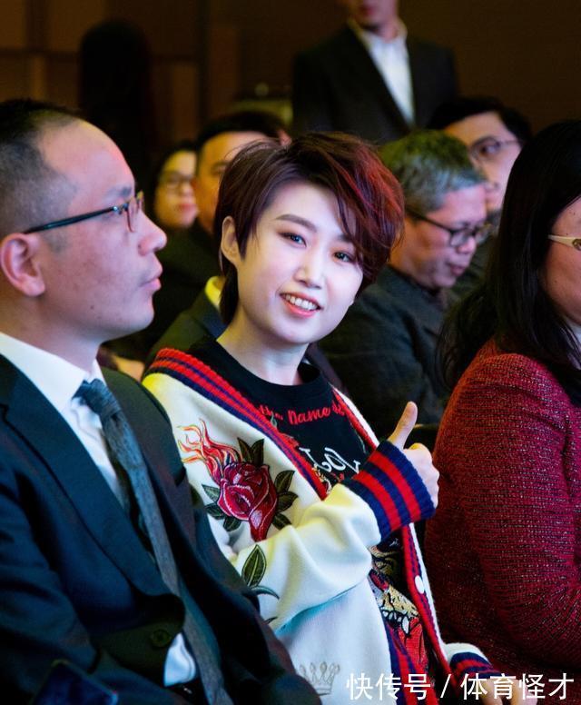体校|33岁国乒冠军宣布新职务!脸型大变样疑整容,想当艺人被父亲反对
