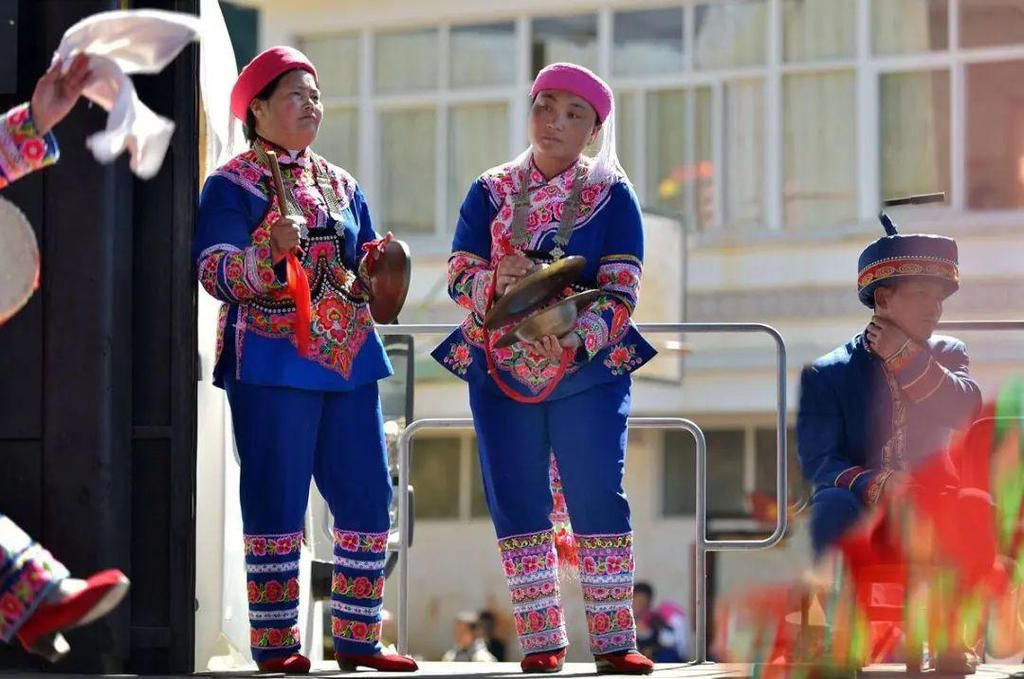 新平花腰傣服饰和峨山彝族花鼓舞将加入国家级“非遗”名录