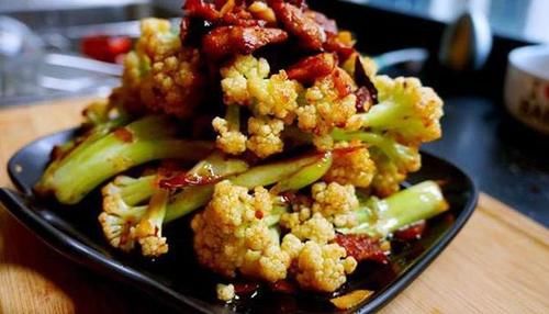 美食推荐：葱香手撕鸡，干锅有机花菜，爆炒鸭血，脆皮鸡的做法