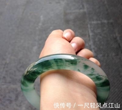 翡翠手镯 一般冰种玉镯子的价位