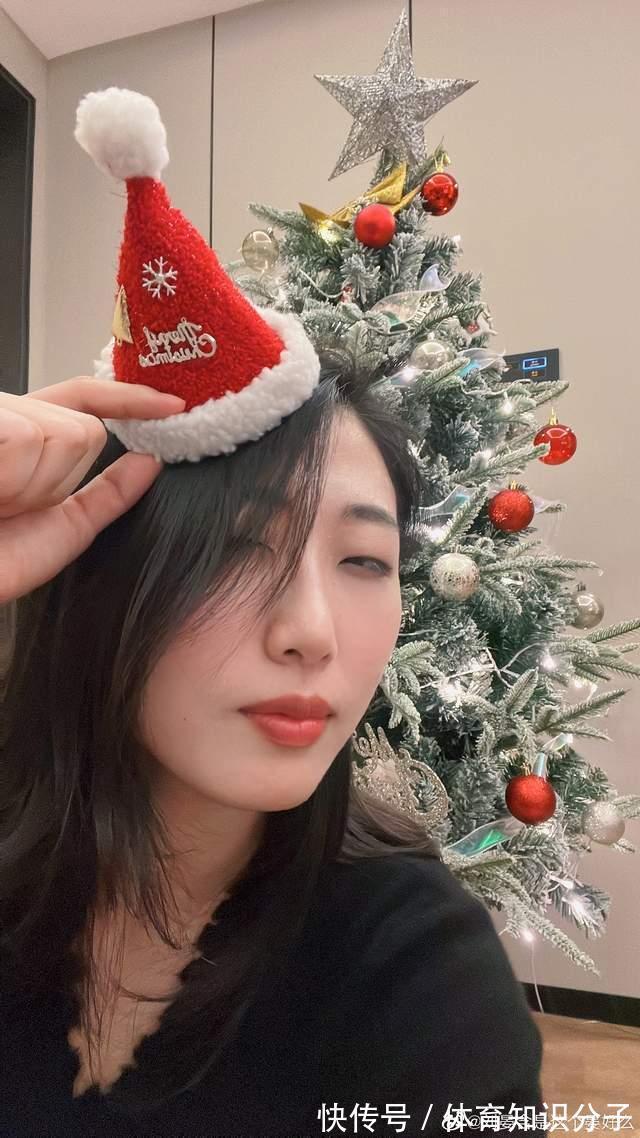 性感女神|中国女排,性感女神晒出美照,粉丝破100万,却很难再进国家队了