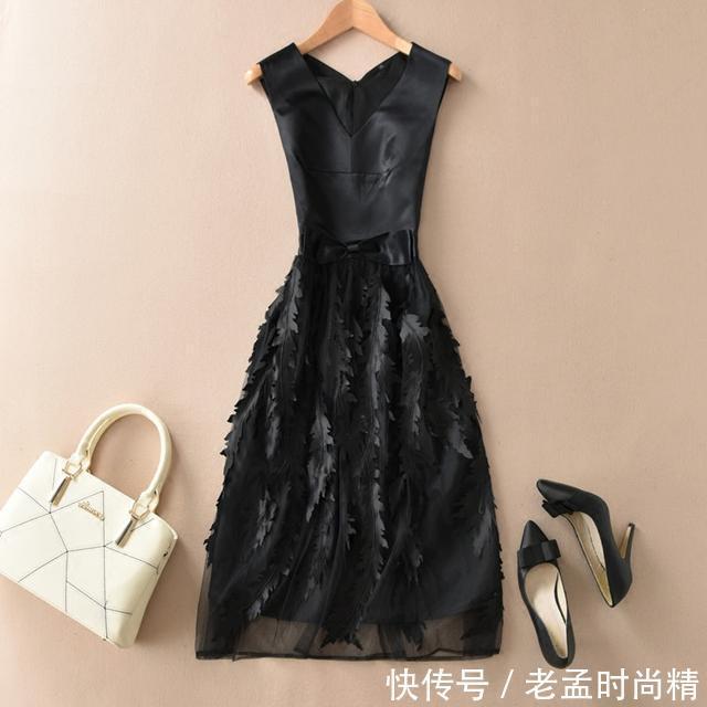 刺绣 修身A字裙,30岁的女性都这么穿,更添一抹韵味