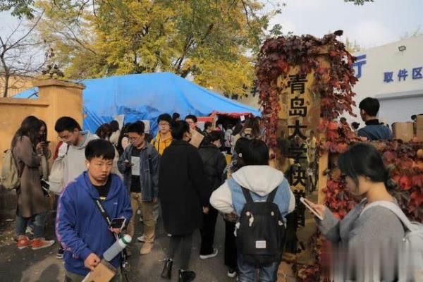 日均|日均两万+，高校快递“爆仓”