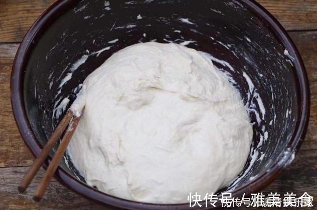 韭菜鸡蛋包包子试试这种小笼包,冷了也不会发硬