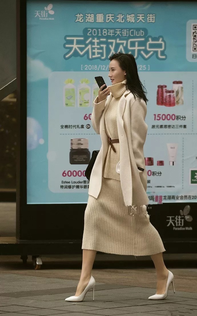 小姐姐|女生搭配气质高跟鞋，出现显得更有魅力