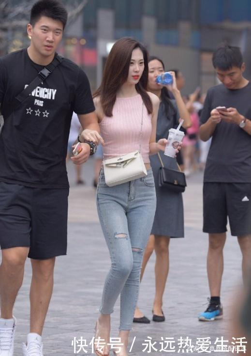 酷中带甜甜中带酷的搭配,总有一款你喜欢