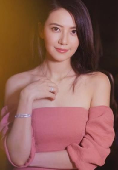 特征|你是否拥有“幼稚脸”脸上有这三个特征的女生,异性缘会爆棚