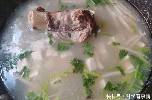 做菌菇豆腐汤,和这个食材一起煮,鲜香味美,香味扑鼻