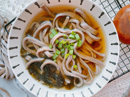 二月二龙抬头要吃面，自制荞麦面，粗粮细作营养丰富，口感劲道