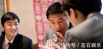 |沙雕动画,搞笑:老爹捡了个马桶回家,我做的件事,老爹倒霉了