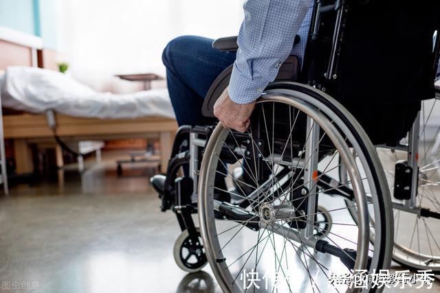 抹布姐减肥瘦身翻车，网友跟练瘫痪坐轮椅，这样的减肥法害人