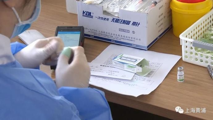 上班族没空打疫苗？别担心，黄浦疫苗接种进楼宇！