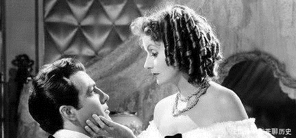 从《茶花女》和《杜十娘》的悲惨遭遇,浅析中西文化的异同