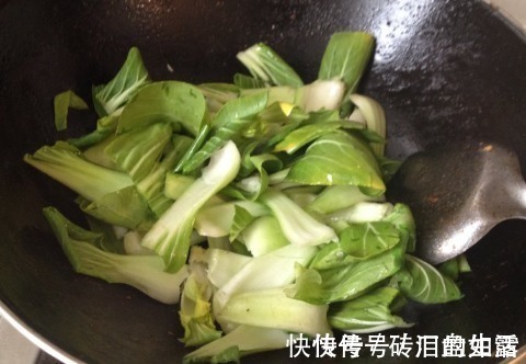 炒青菜|忠告炒青菜不能放此物,吃了就是没病找病,现在知道还不晚!