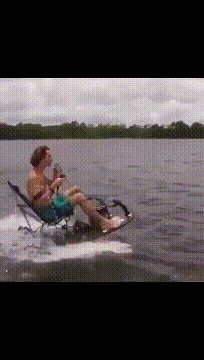 |笑话:我这是在教你无论别人说什么,你的眼睛都要看着路!