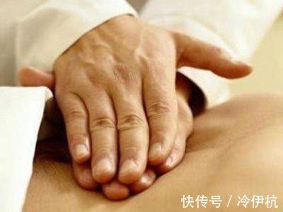 神经根|该怎么治疗颈椎病?这个方法无痛又方便