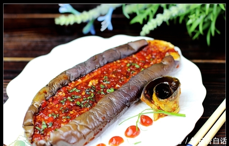 茄子吃了几十年,第一次用微波炉做,又香又软又快,太好吃了!