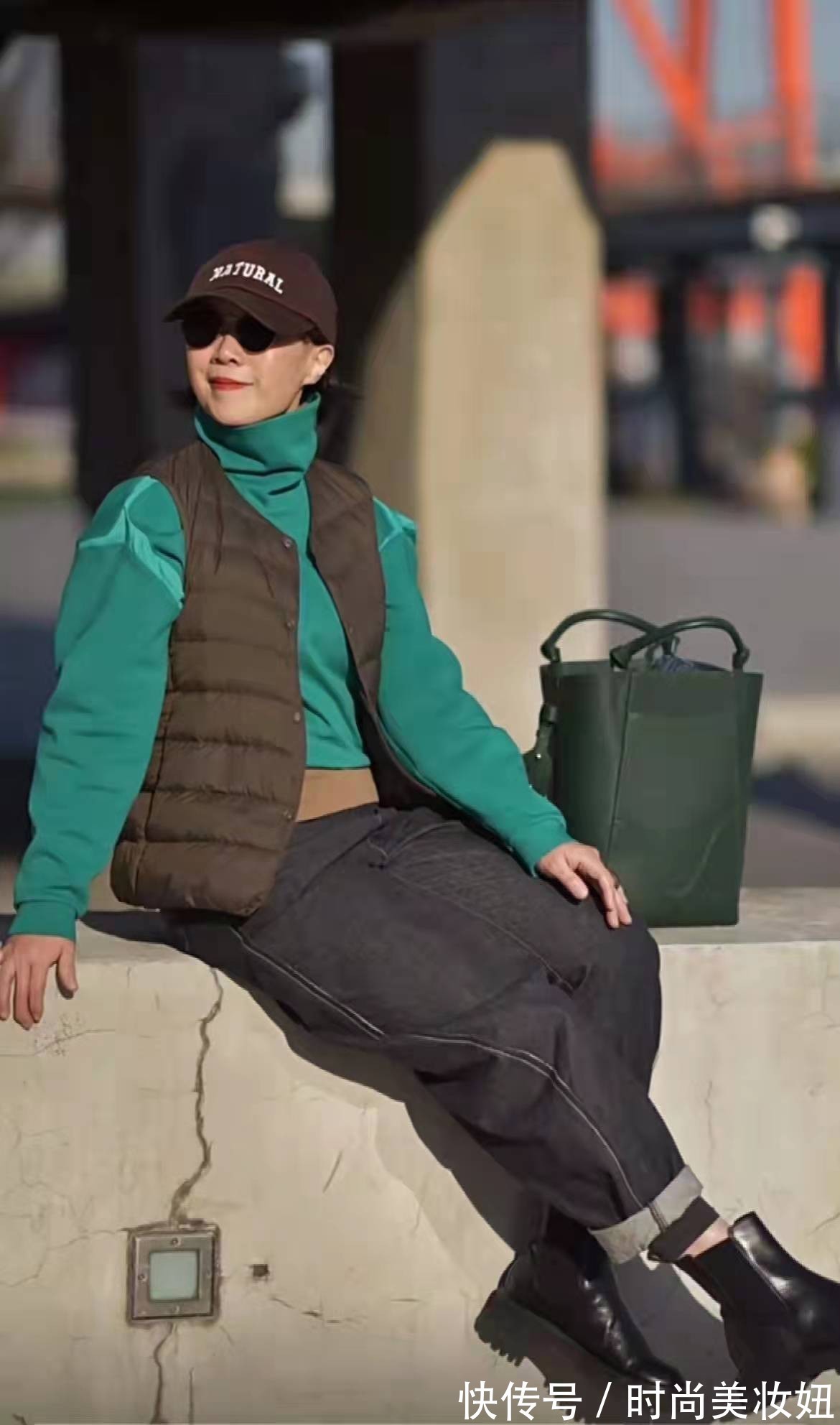 毛衣 这才是“退休女性”该有的穿搭,洋气减龄又时髦,气质高雅