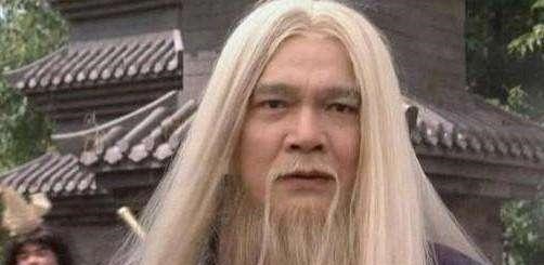 逍遥派#天龙中,此人打败慕容龙城,让逍遥派土崩瓦解,弄得扫地僧出家!