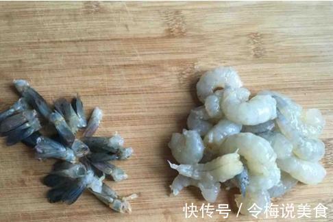 孩子不喜欢吃大虾,妈妈们还在犯愁,做成土豆泥虾球试一试