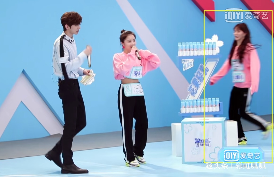 瘋了|《青春有你2》輪到安崎選人時(shí),注意看孔雪兒小心思,想紅想瘋了