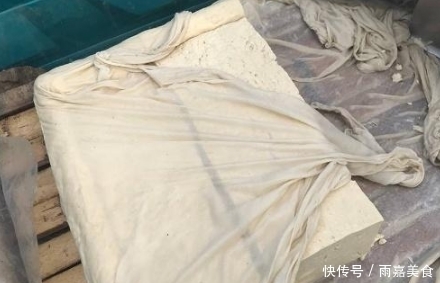 聪明人|买豆腐，聪明人看到此两种豆腐扭头就走，老板：我们自己也不会买