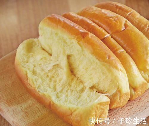 一碗面粉,一包牛奶,掌握这个配方,这款面包的造型也比较简单