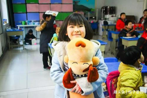 两口子|小夫妻无法生育,领养的孩子却越长越像妻子,亲子鉴定后转悲为喜