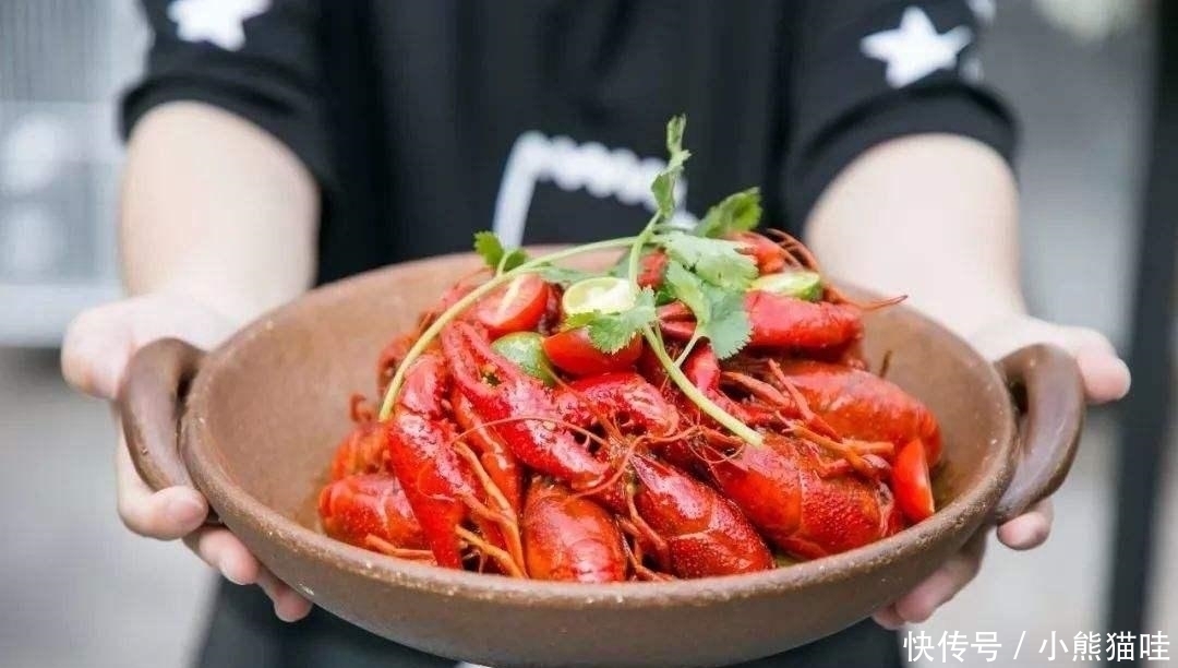 傻子|为什么现在小龙虾“不火”了?夜市老板:食客们又不是傻子!