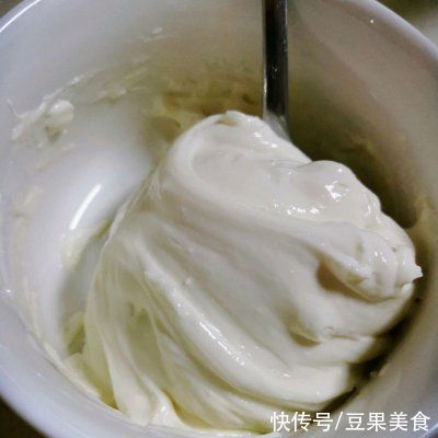 乳清|这道家喻户晓的自制丝滑奶油奶酪是怎么做的呢？