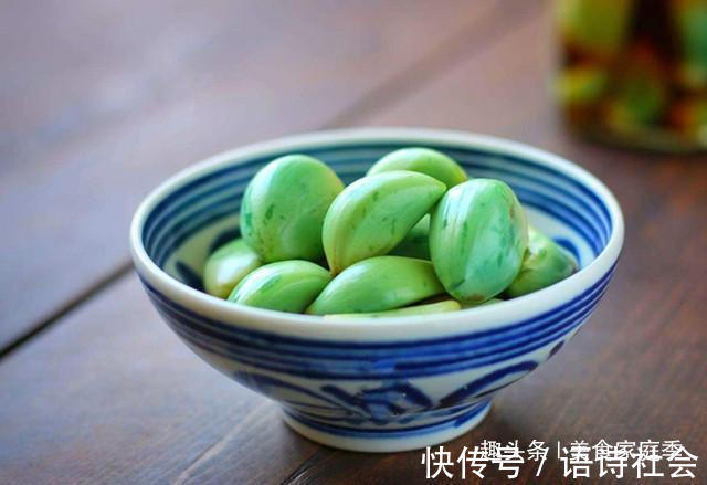 小窍门|腊八蒜怎么做才能“绿如翡翠”掌握这几个小窍门，想不绿都难！