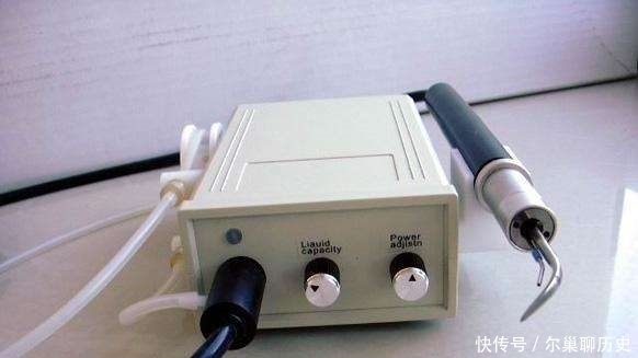 专家在修补文物之前,首先要清洗,可是清洗的难度很大